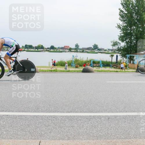 21.06.2025 - 27. Vierlanden-Triathlon H.Heesch http://msf.ph/oto/8028910 15.06.2025 11:26:13 Radfahren 652, 682, 798, 800, 881 meine-sportfotos.de