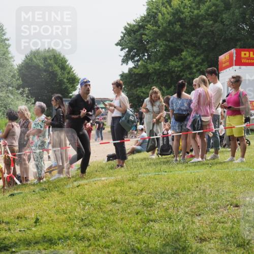 15.06.2025 - 27. Vierlanden-Triathlon KatJ http://msf.ph/oto/8028916 15.06.2025 11:04:09 Schwimmen 663, 729, 754 meine-sportfotos.de