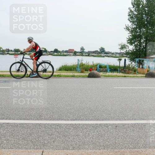 15.06.2025 - 27. Vierlanden-Triathlon H.Heesch http://msf.ph/oto/8028918 15.06.2025 10:29:00 Radfahren 104, 302, 313, 488 meine-sportfotos.de