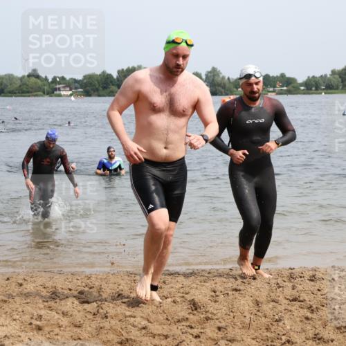 15.06.2025 - 27. Vierlanden-Triathlon Lena Gebhardt http://msf.ph/oto/8028937 15.06.2025 11:03:59 Schwimmen 663, 729, 754, 773 meine-sportfotos.de