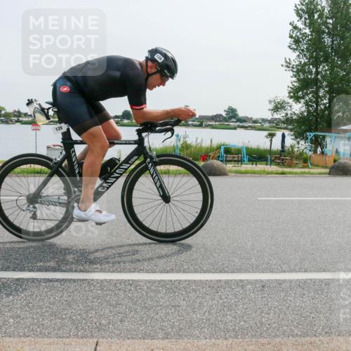15.06.2025 - 27. Vierlanden-Triathlon H.Heesch http://msf.ph/oto/8028964 15.06.2025 10:29:16 Radfahren 122, 128 meine-sportfotos.de