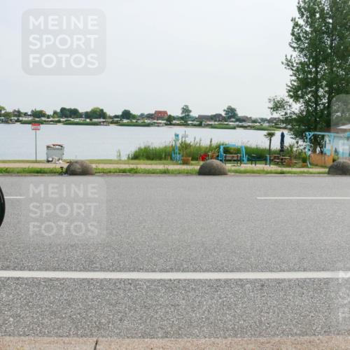 15.06.2025 - 27. Vierlanden-Triathlon H.Heesch http://msf.ph/oto/8028981 15.06.2025 10:29:17 Radfahren 64, 122, 128 meine-sportfotos.de