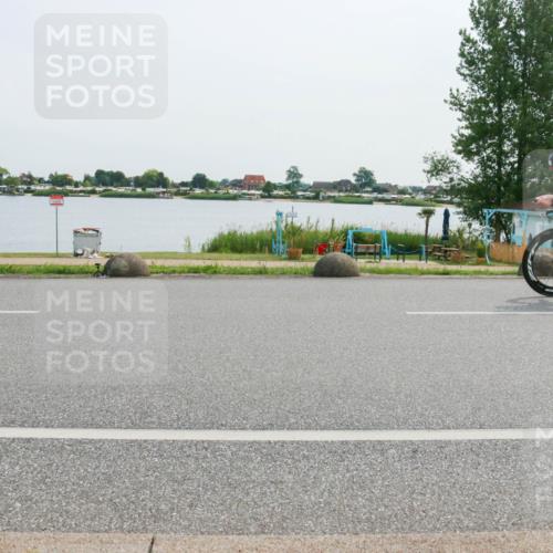 15.06.2025 - 27. Vierlanden-Triathlon H.Heesch http://msf.ph/oto/8028989 15.06.2025 10:29:18 Radfahren 64, 122, 128 meine-sportfotos.de