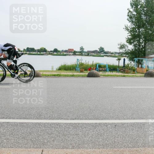 15.06.2025 - 27. Vierlanden-Triathlon H.Heesch http://msf.ph/oto/8028998 15.06.2025 10:29:19 Radfahren 64, 122, 128 meine-sportfotos.de