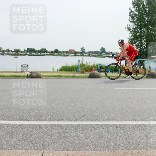 15.06.2025 - 27. Vierlanden-Triathlon H.Heesch http://msf.ph/oto/8029017 15.06.2025 10:29:21 Radfahren 16, 64, 122 meine-sportfotos.de