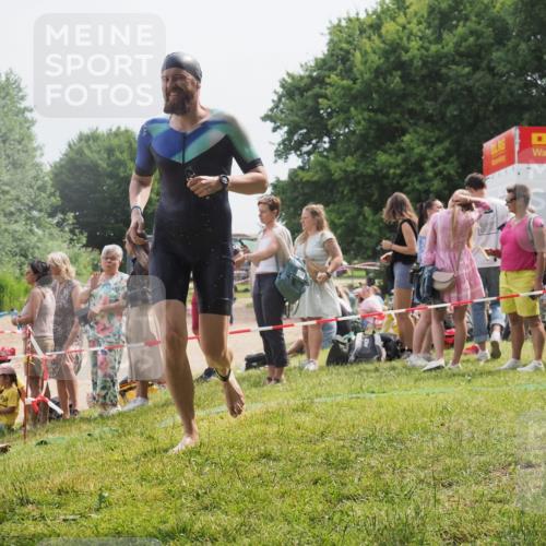 15.06.2025 - 27. Vierlanden-Triathlon KatJ http://msf.ph/oto/8029074 15.06.2025 11:04:18 Schwimmen 658, 663, 763 meine-sportfotos.de