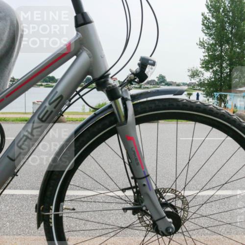 15.06.2025 - 27. Vierlanden-Triathlon H.Heesch http://msf.ph/oto/8029093 15.06.2025 10:29:37 Radfahren 82, 99, 262 meine-sportfotos.de