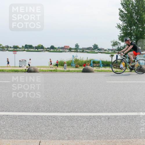 21.06.2025 - 27. Vierlanden-Triathlon H.Heesch http://msf.ph/oto/8029124 15.06.2025 11:26:13 Radfahren 652, 682, 798, 800, 881 meine-sportfotos.de
