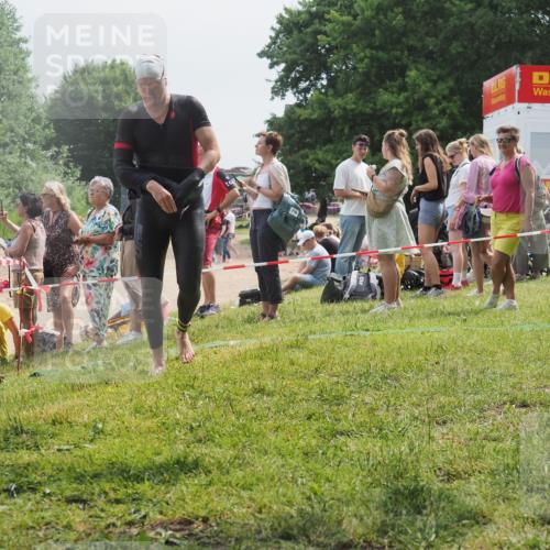 15.06.2025 - 27. Vierlanden-Triathlon KatJ http://msf.ph/oto/8029135 15.06.2025 11:04:25 Schwimmen 658, 763 meine-sportfotos.de
