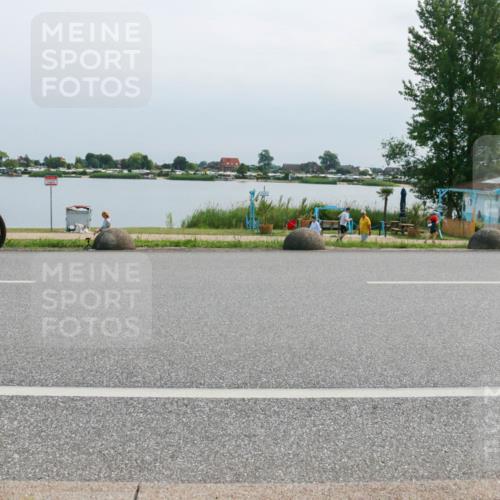 21.06.2025 - 27. Vierlanden-Triathlon H.Heesch http://msf.ph/oto/8029147 15.06.2025 11:26:17 Radfahren 18, 798, 800, 881, 911 meine-sportfotos.de