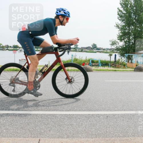 15.06.2025 - 27. Vierlanden-Triathlon H.Heesch http://msf.ph/oto/8029195 15.06.2025 10:29:46 Radfahren 21, 495, 558 meine-sportfotos.de