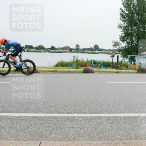 15.06.2025 - 27. Vierlanden-Triathlon H.Heesch http://msf.ph/oto/8029203 15.06.2025 10:29:49 Radfahren 21, 61, 558 meine-sportfotos.de