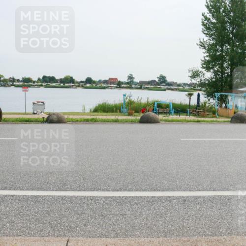 15.06.2025 - 27. Vierlanden-Triathlon H.Heesch http://msf.ph/oto/8029209 15.06.2025 10:29:49 Radfahren 21, 61, 558 meine-sportfotos.de