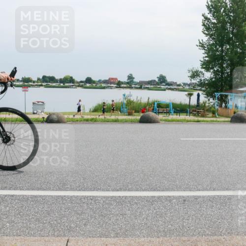 21.06.2025 - 27. Vierlanden-Triathlon H.Heesch http://msf.ph/oto/8029214 15.06.2025 11:26:36 Radfahren 151, 229 meine-sportfotos.de