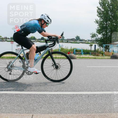 21.06.2025 - 27. Vierlanden-Triathlon H.Heesch http://msf.ph/oto/8029220 15.06.2025 11:26:36 Radfahren 151, 229 meine-sportfotos.de