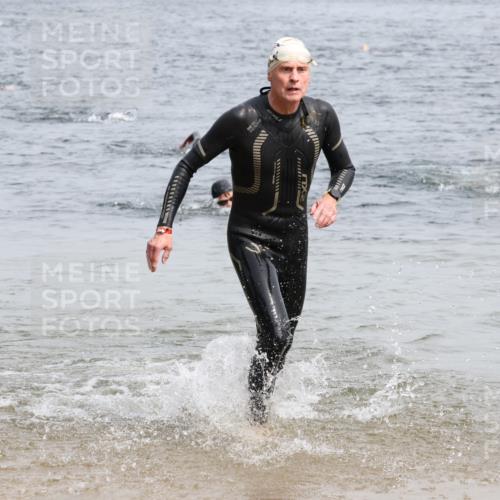 15.06.2025 - 27. Vierlanden-Triathlon Lena Gebhardt http://msf.ph/oto/8029225 15.06.2025 11:04:55 Schwimmen 803 meine-sportfotos.de