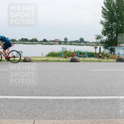 21.06.2025 - 27. Vierlanden-Triathlon H.Heesch http://msf.ph/oto/8029226 15.06.2025 11:27:00 Radfahren 964 meine-sportfotos.de