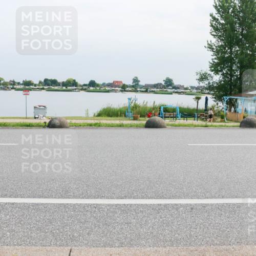 21.06.2025 - 27. Vierlanden-Triathlon H.Heesch http://msf.ph/oto/8029229 15.06.2025 11:27:00 Radfahren 964 meine-sportfotos.de