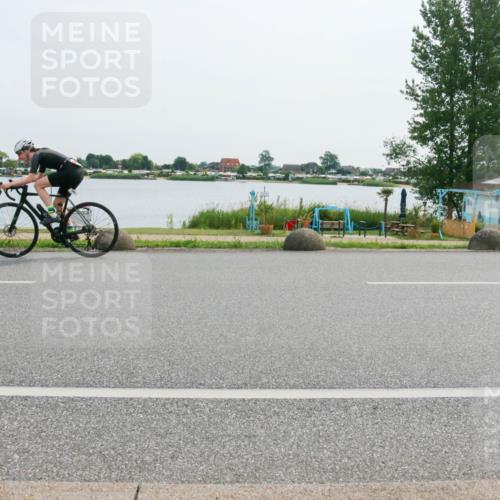 15.06.2025 - 27. Vierlanden-Triathlon H.Heesch http://msf.ph/oto/8029273 15.06.2025 10:30:13 Radfahren 210, 539 meine-sportfotos.de