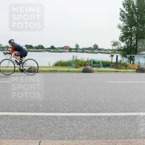 15.06.2025 - 27. Vierlanden-Triathlon H.Heesch http://msf.ph/oto/8029287 15.06.2025 10:30:18 Radfahren 38, 185, 210, 602 meine-sportfotos.de