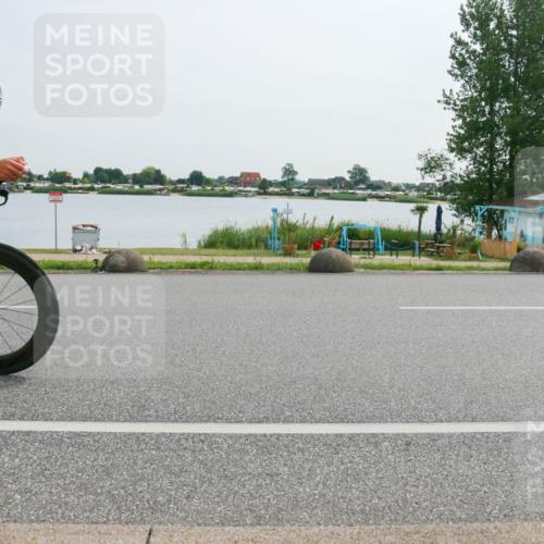 15.06.2025 - 27. Vierlanden-Triathlon H.Heesch http://msf.ph/oto/8029297 15.06.2025 10:30:19 Radfahren 38, 185, 210, 239, 602 meine-sportfotos.de