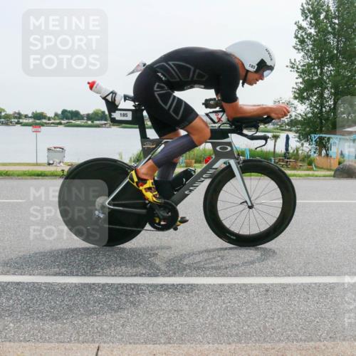 15.06.2025 - 27. Vierlanden-Triathlon H.Heesch http://msf.ph/oto/8029300 15.06.2025 10:30:19 Radfahren 38, 185, 210, 239, 602 meine-sportfotos.de
