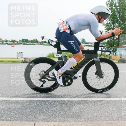 15.06.2025 - 27. Vierlanden-Triathlon H.Heesch http://msf.ph/oto/8029318 15.06.2025 10:30:23 Radfahren 38, 185, 239, 248, 515, 602 meine-sportfotos.de