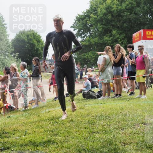 15.06.2025 - 27. Vierlanden-Triathlon KatJ http://msf.ph/oto/8029333 15.06.2025 11:05:03 Schwimmen 803 meine-sportfotos.de