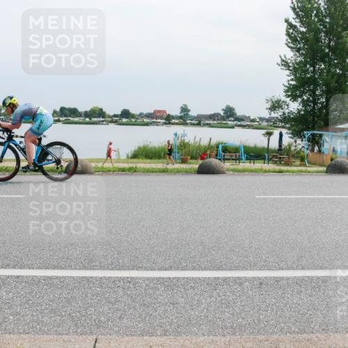 21.06.2025 - 27. Vierlanden-Triathlon H.Heesch http://msf.ph/oto/8029338 15.06.2025 11:27:12 Radfahren 205, 825, 939 meine-sportfotos.de