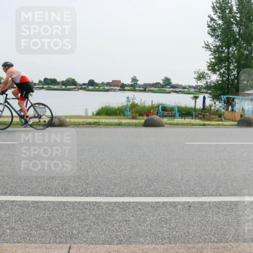 15.06.2025 - 27. Vierlanden-Triathlon H.Heesch http://msf.ph/oto/8029373 15.06.2025 10:30:38 Radfahren 5, 619 meine-sportfotos.de