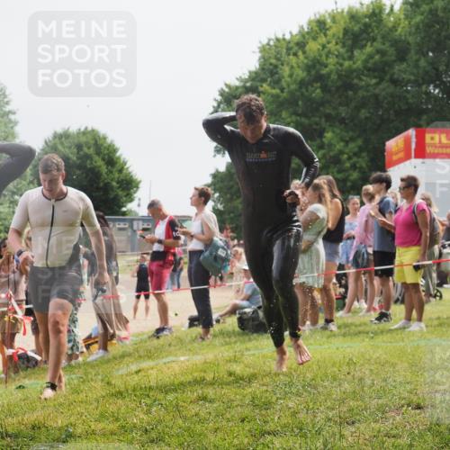 15.06.2025 - 27. Vierlanden-Triathlon KatJ http://msf.ph/oto/8029389 15.06.2025 11:05:13 Schwimmen 673, 739, 778, 801 meine-sportfotos.de