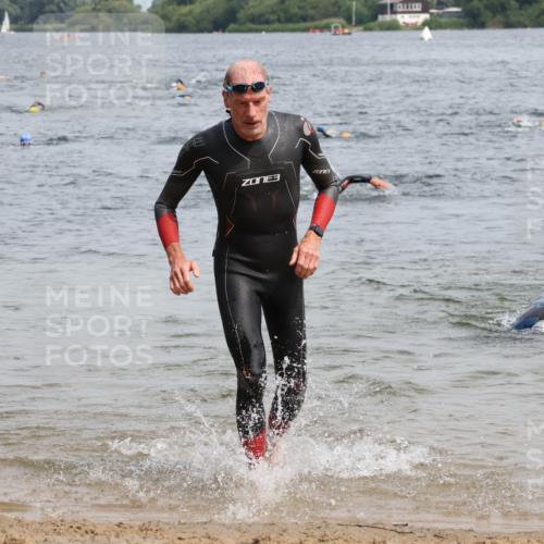 15.06.2025 - 27. Vierlanden-Triathlon Lena Gebhardt http://msf.ph/oto/8029397 15.06.2025 11:05:19 Schwimmen 673, 739, 778, 840, 866 meine-sportfotos.de