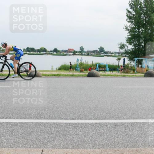 21.06.2025 - 27. Vierlanden-Triathlon H.Heesch http://msf.ph/oto/8029411 15.06.2025 11:27:31 Radfahren 767, 979 meine-sportfotos.de