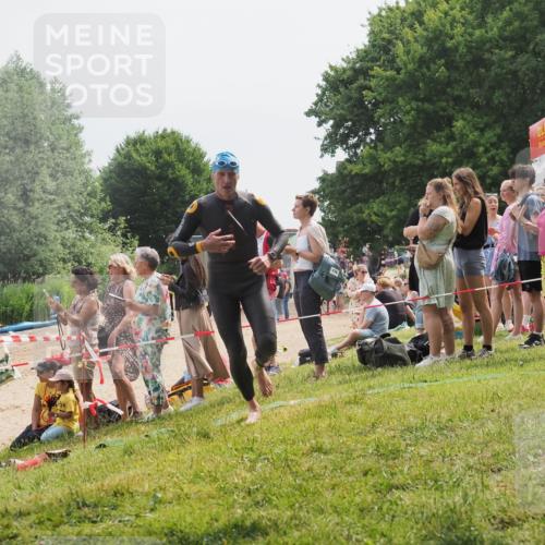 15.06.2025 - 27. Vierlanden-Triathlon KatJ http://msf.ph/oto/8029417 15.06.2025 11:05:18 Schwimmen 673, 739, 778, 801 meine-sportfotos.de