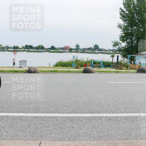 21.06.2025 - 27. Vierlanden-Triathlon H.Heesch http://msf.ph/oto/8029432 15.06.2025 11:27:40 Radfahren 47, 84, 650 meine-sportfotos.de