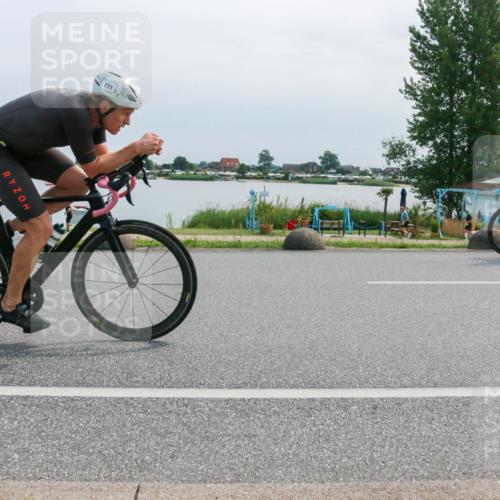 21.06.2025 - 27. Vierlanden-Triathlon H.Heesch http://msf.ph/oto/8029441 15.06.2025 11:27:50 Radfahren 757, 771, 826 meine-sportfotos.de