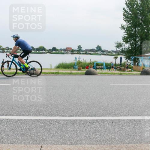 21.06.2025 - 27. Vierlanden-Triathlon H.Heesch http://msf.ph/oto/8029447 15.06.2025 11:27:50 Radfahren 757, 771, 826 meine-sportfotos.de