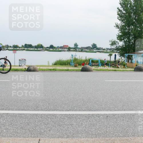21.06.2025 - 27. Vierlanden-Triathlon H.Heesch http://msf.ph/oto/8029450 15.06.2025 11:27:51 Radfahren 757, 771, 826 meine-sportfotos.de