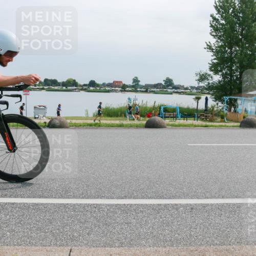 21.06.2025 - 27. Vierlanden-Triathlon H.Heesch http://msf.ph/oto/8029454 15.06.2025 11:27:53 Radfahren 757, 771, 826 meine-sportfotos.de