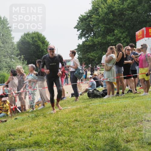 15.06.2025 - 27. Vierlanden-Triathlon KatJ http://msf.ph/oto/8029463 15.06.2025 11:05:27 Schwimmen 778, 840, 866 meine-sportfotos.de