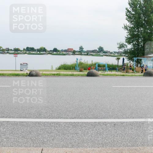 21.06.2025 - 27. Vierlanden-Triathlon H.Heesch http://msf.ph/oto/8029464 15.06.2025 11:27:59 Radfahren 498 meine-sportfotos.de