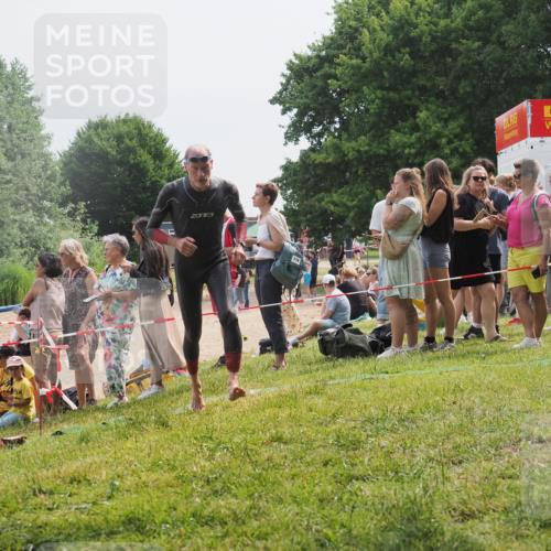 15.06.2025 - 27. Vierlanden-Triathlon KatJ http://msf.ph/oto/8029469 15.06.2025 11:05:27 Schwimmen 778, 840, 866 meine-sportfotos.de