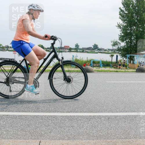 21.06.2025 - 27. Vierlanden-Triathlon H.Heesch http://msf.ph/oto/8029471 15.06.2025 11:28:00 Radfahren 498 meine-sportfotos.de