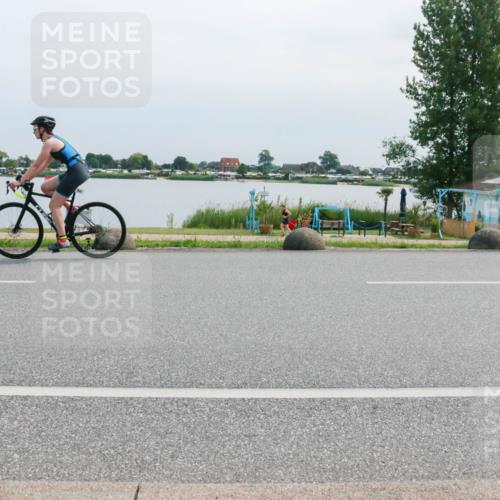 21.06.2025 - 27. Vierlanden-Triathlon H.Heesch http://msf.ph/oto/8029478 15.06.2025 11:28:02 Radfahren 498, 933 meine-sportfotos.de