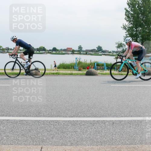 21.06.2025 - 27. Vierlanden-Triathlon H.Heesch http://msf.ph/oto/8029485 15.06.2025 11:28:04 Radfahren 237, 876, 933 meine-sportfotos.de