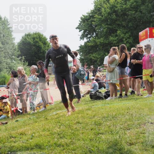 15.06.2025 - 27. Vierlanden-Triathlon KatJ http://msf.ph/oto/8029496 15.06.2025 11:05:27 Schwimmen 778, 840, 866 meine-sportfotos.de