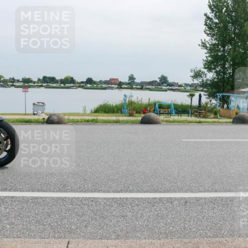 21.06.2025 - 27. Vierlanden-Triathlon H.Heesch http://msf.ph/oto/8029505 15.06.2025 11:28:18 Radfahren  meine-sportfotos.de