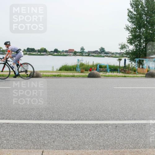 15.06.2025 - 27. Vierlanden-Triathlon H.Heesch http://msf.ph/oto/8029517 15.06.2025 10:30:47 Radfahren 553 meine-sportfotos.de