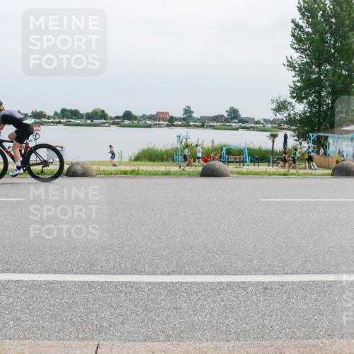 21.06.2025 - 27. Vierlanden-Triathlon H.Heesch http://msf.ph/oto/8029530 15.06.2025 11:28:34 Radfahren 753, 925 meine-sportfotos.de