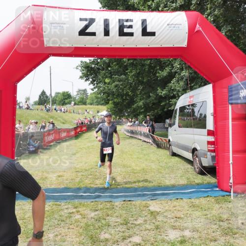 21.06.2025 - 27. Vierlanden-Triathlon MichiJ http://msf.ph/oto/8029531 15.06.2026 12:21:13 Ziel 78, 120 meine-sportfotos.de